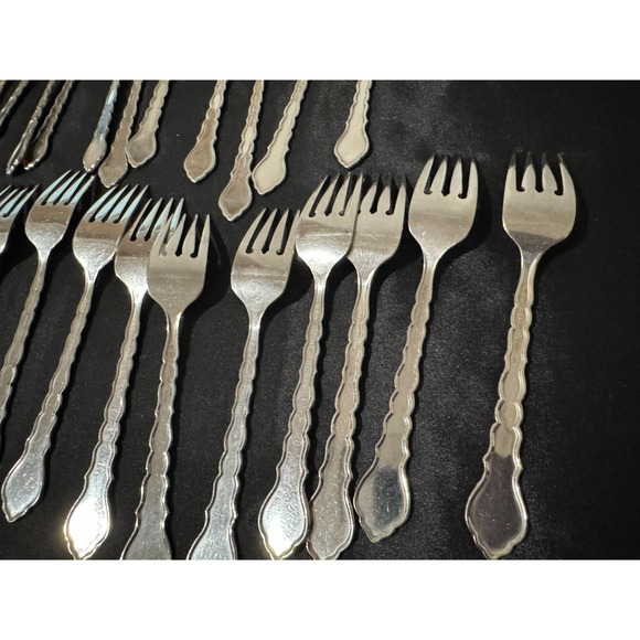 Oneida Community Stainless CELLO Flatware Set Betty Crocker 107 Pcs with Serving - Picture 5 of 14
